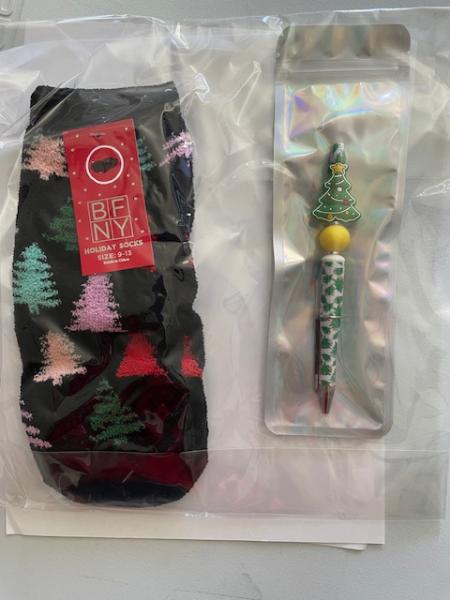 Gift Pack - Christmas Socks and beaded pen