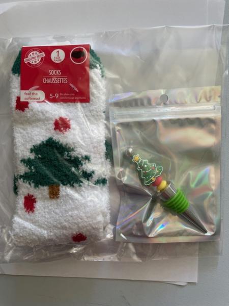 Gift Pack - Christmas Socks and beaded wine topper
